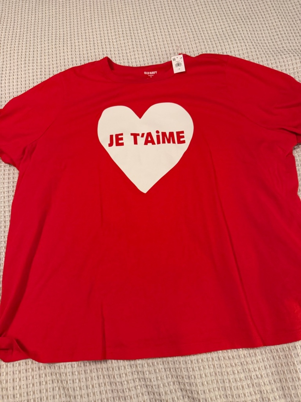 Old Navy Red Tee with White Heart "Je T'aime" Graphic. Size 3X NWT great gift!